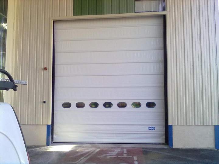 Installation de porte de garage automatique Gallargues le Montueux