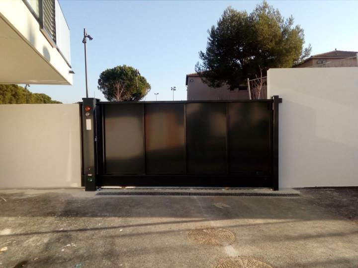 Portail automatique sur mesure, Gallargues le Montueux