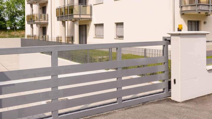 Portail sur mesure, Gallargues le Montueux