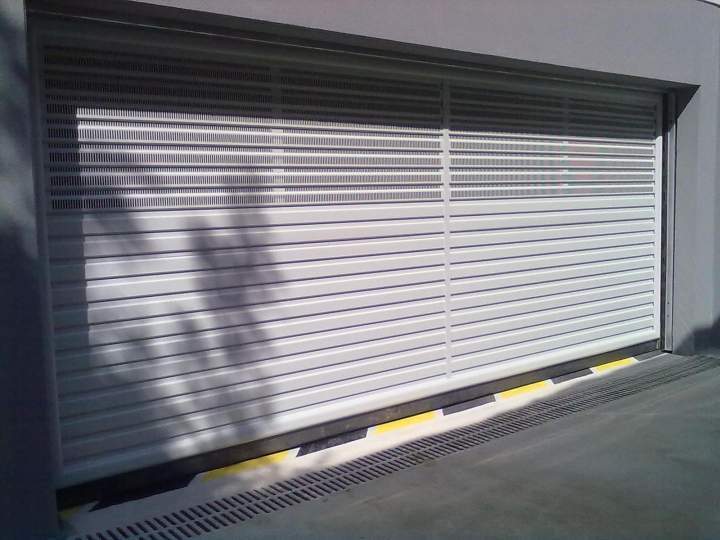 Porte de garage automatique Gallargues le Montueux